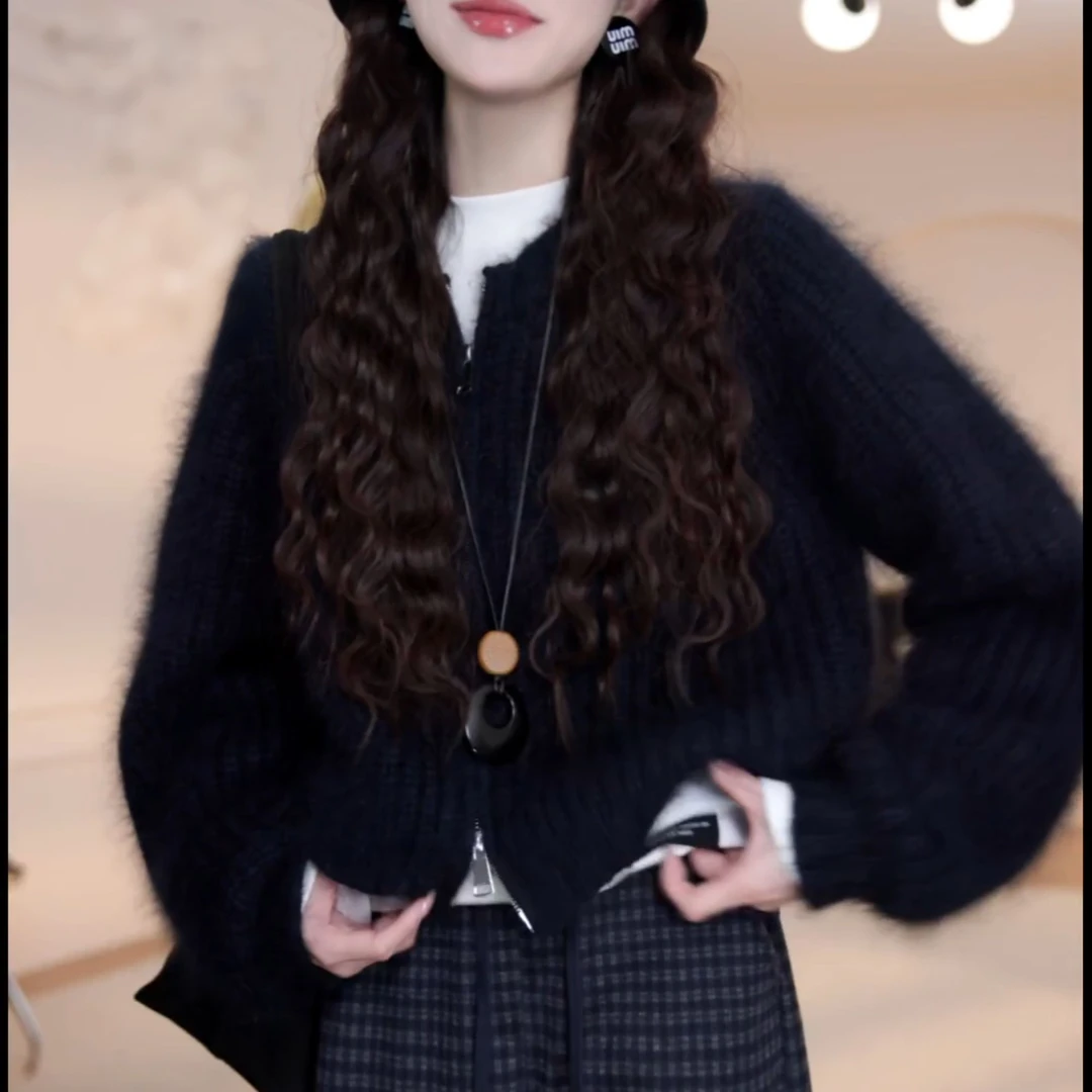 秋冬新款纯色针织小香风毛衣气质短款拉链开衫长袖女LK2507217