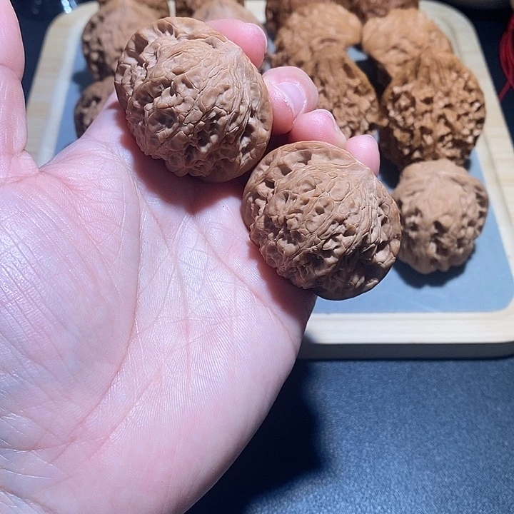 文玩核桃吊坠龙洞浴