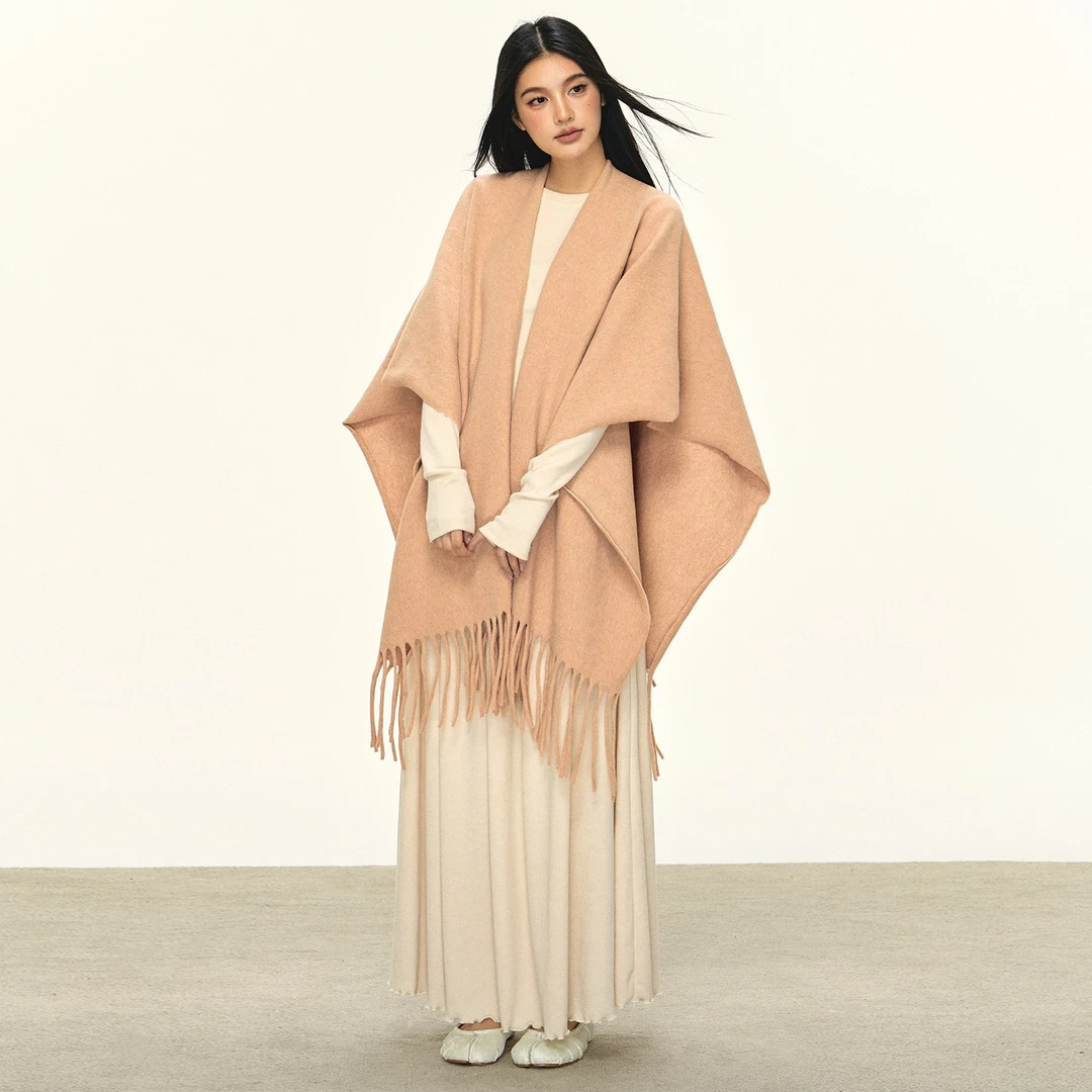 anna aneae羊毛软糯舒适保暖披肩围巾女秋冬季氛围感流苏斗篷外搭