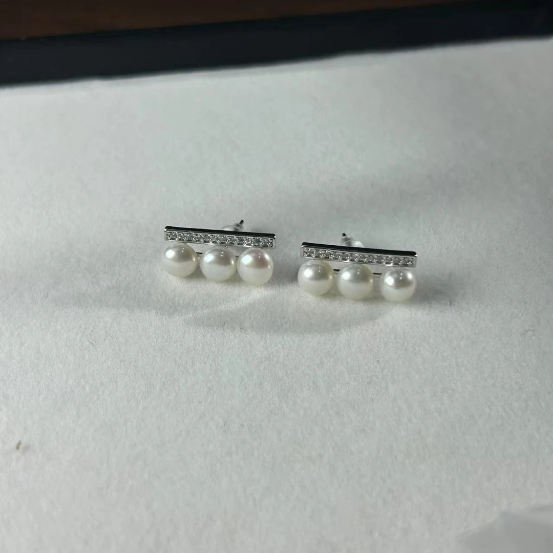 【睿泽鉴宝】淡水无核珍珠大牌款耳钉多样性发一/有瑕  GS0305