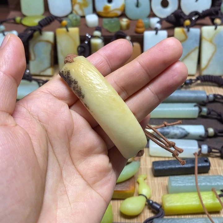 蛇纹石玉挂件未镶嵌?*?