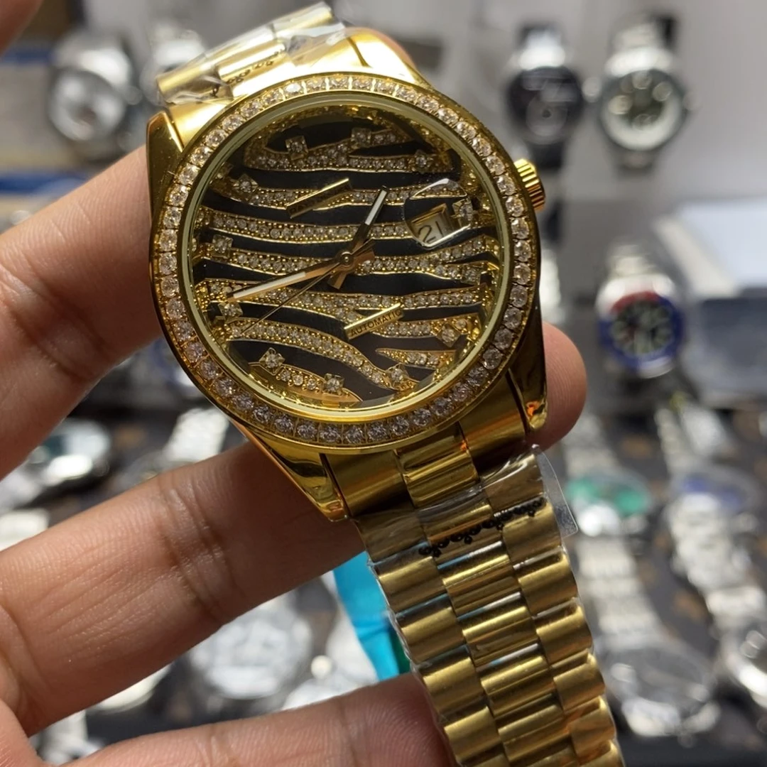 自动机械机芯锻造碳钢全自动机械手表一只