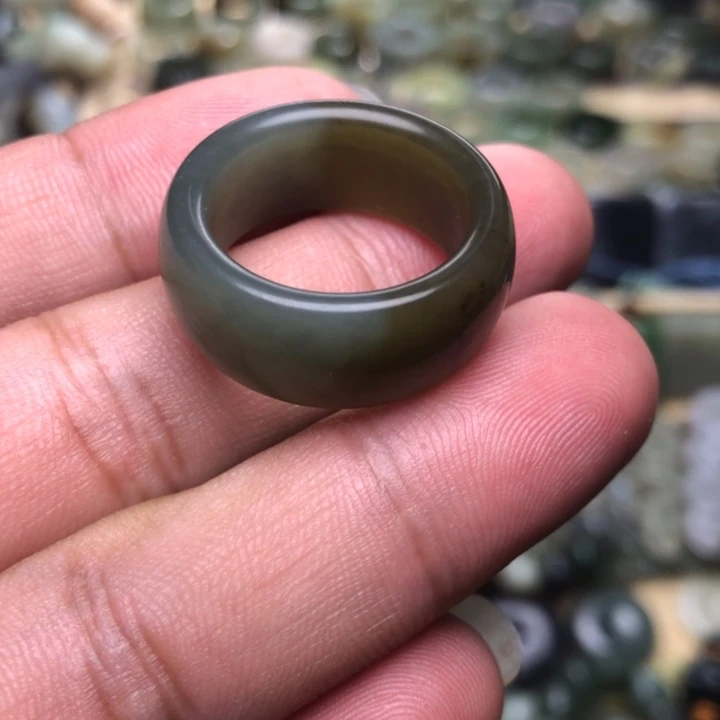 和田玉未镶嵌颈饰小*