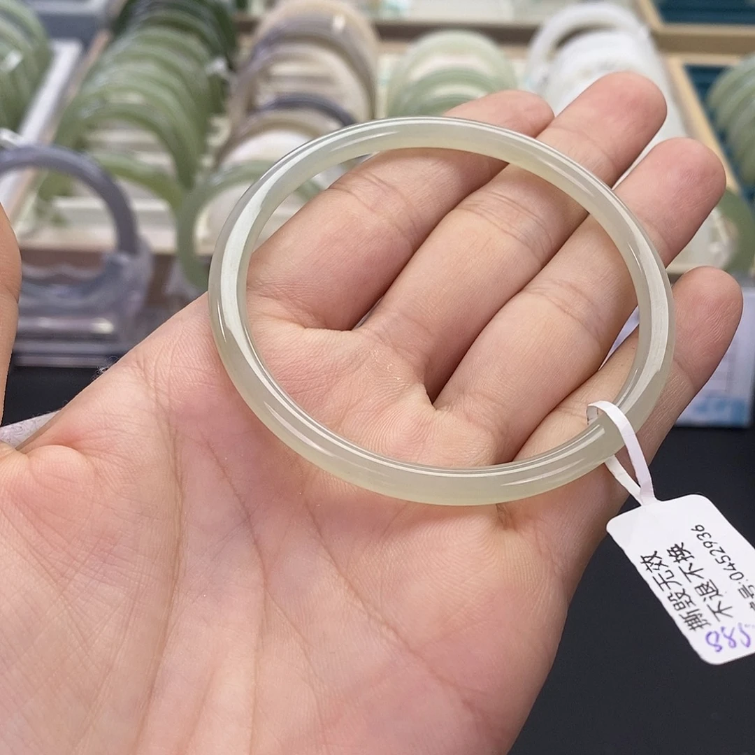 和田玉未镶嵌手镯58