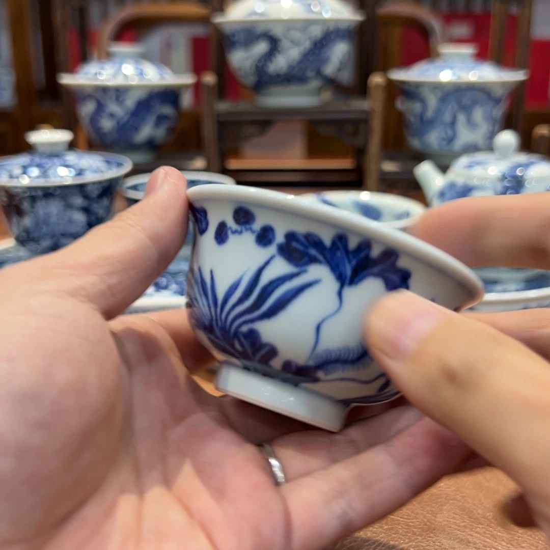 我***啊手绘青花鱼藻纹压手福利