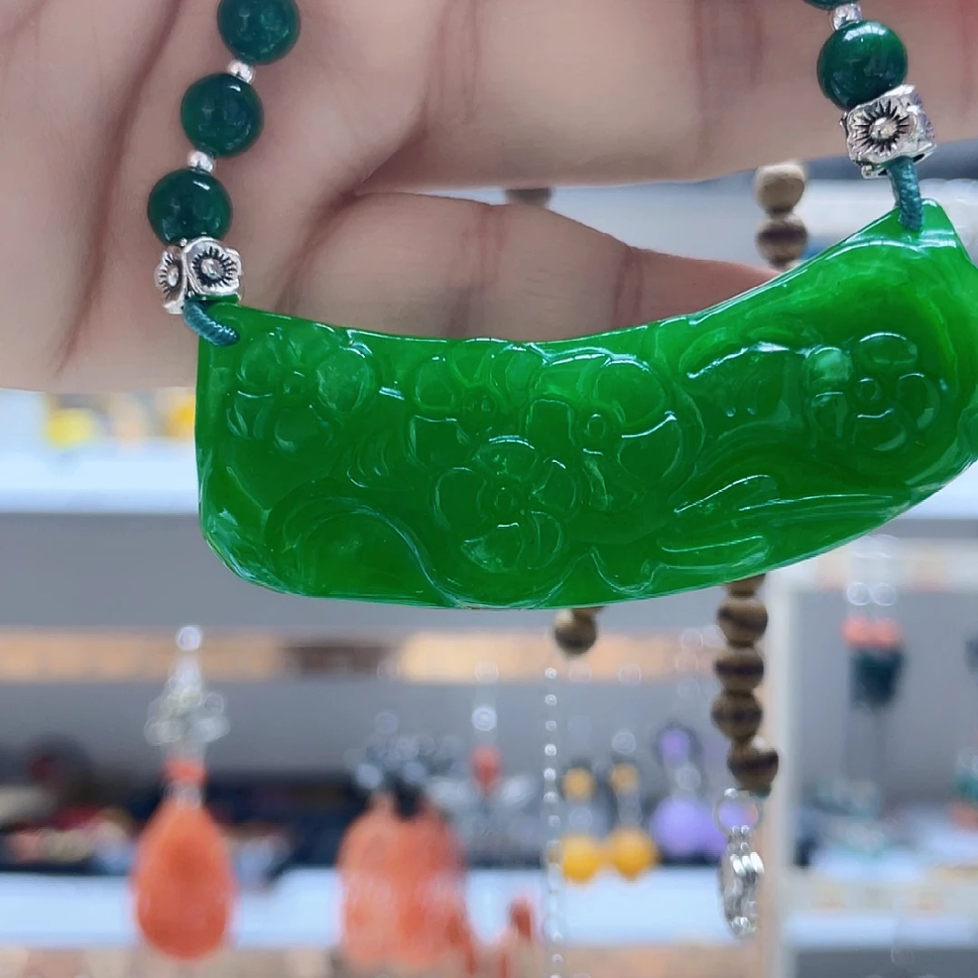 翡翠未镶嵌颈饰项链