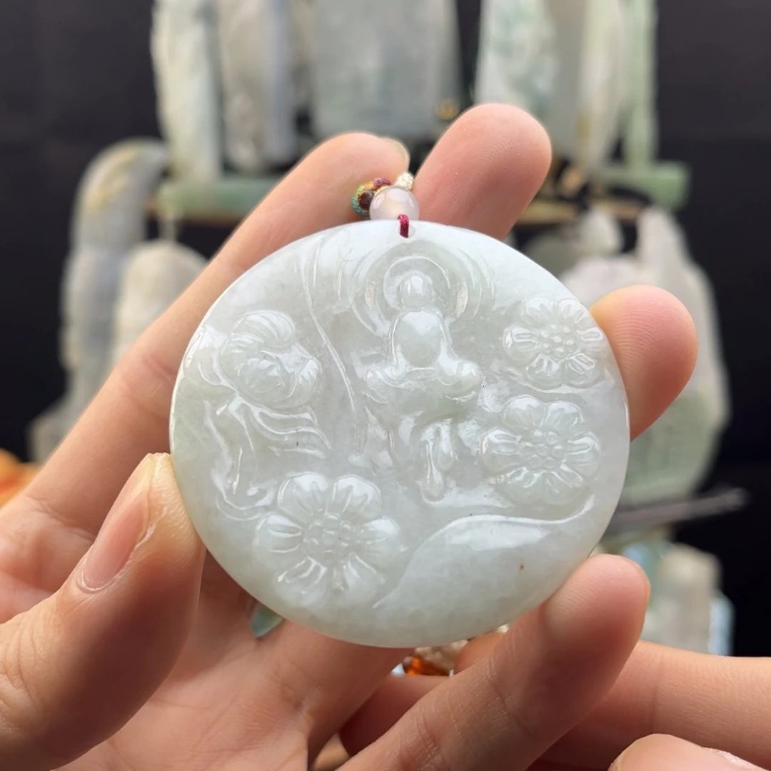 翡翠未镶嵌颈饰悟道
