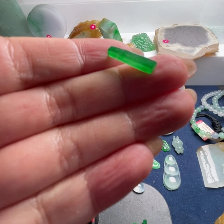 翡翠未镶嵌颈饰天然翡翠