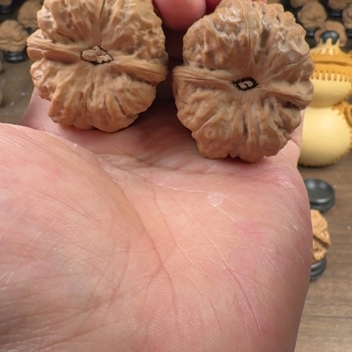 Z***球吊坠文玩核桃我的心好痛啊我的心