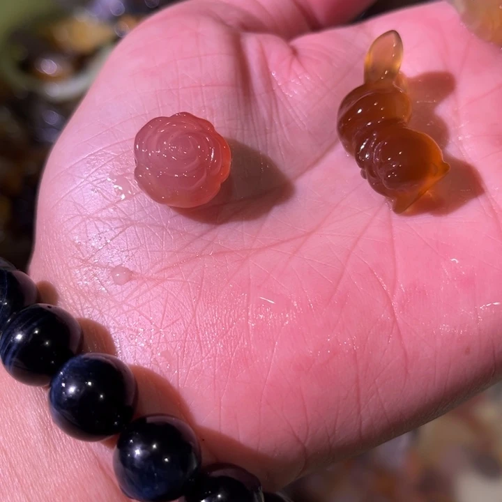 本***足玛瑙/玉髓未镶嵌珠宝奇石