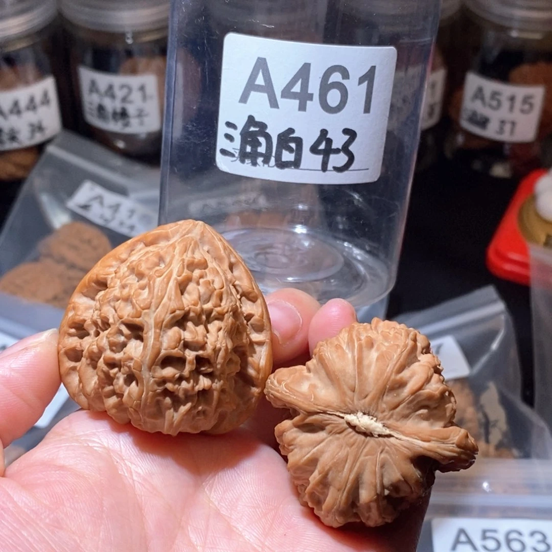 吊坠文玩核桃43三角白