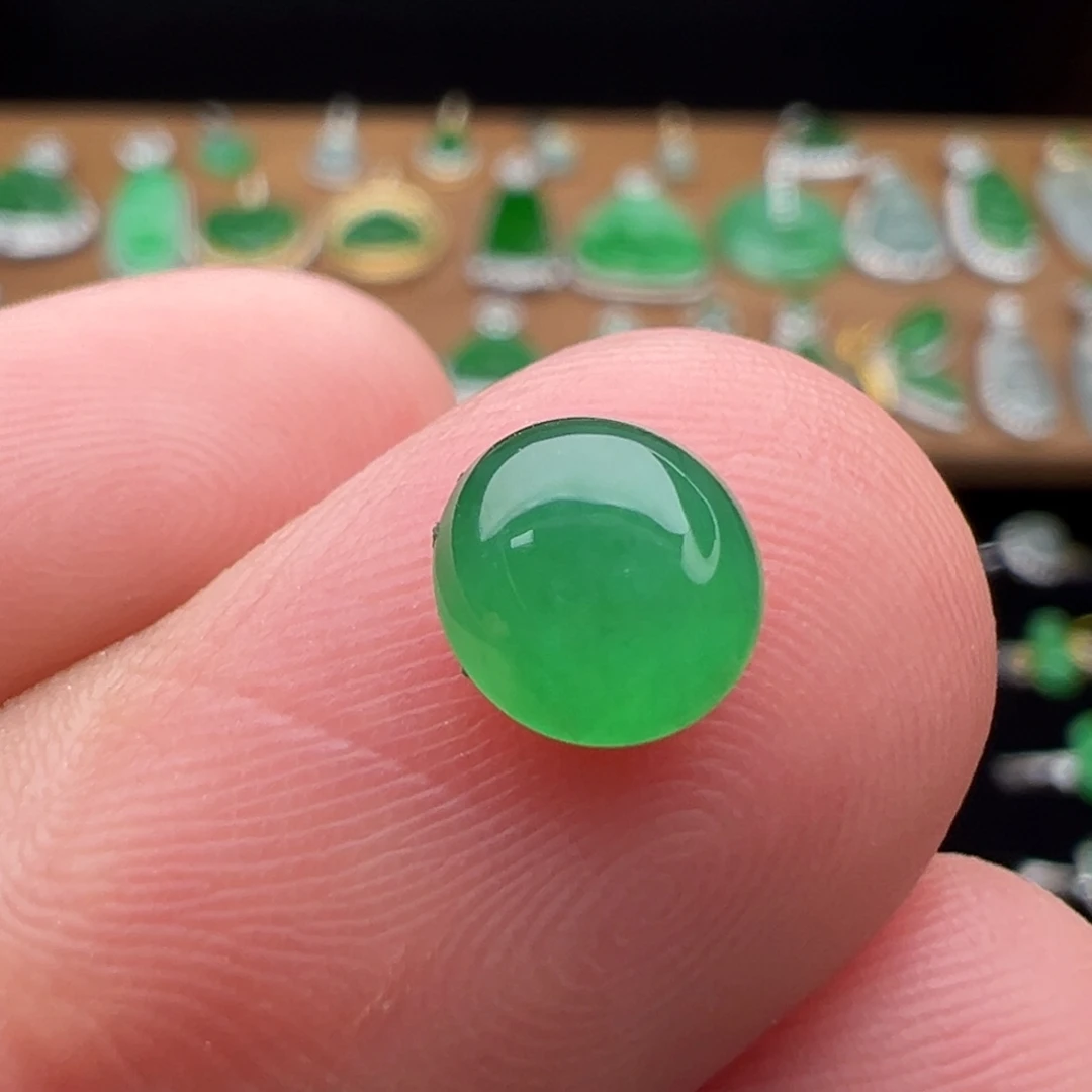 翡翠未镶嵌颈饰蛋面6.9