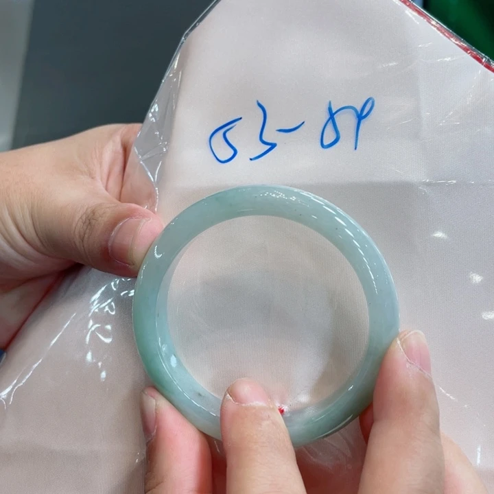 翡翠手镯未镶嵌买断