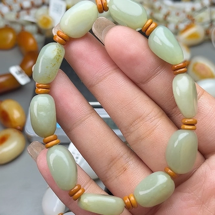 和田玉（糖玉）未镶嵌手链