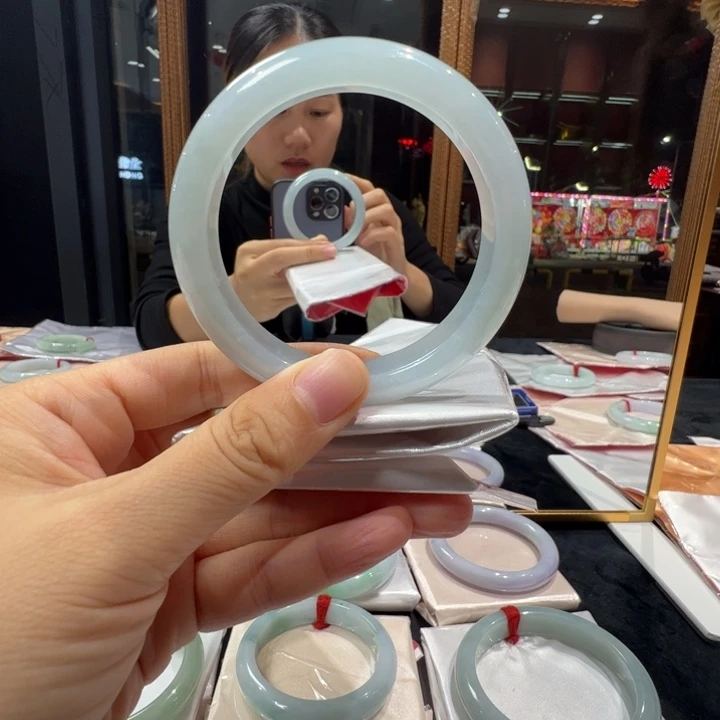 翡翠未镶嵌手镯湖水蓝57.3
