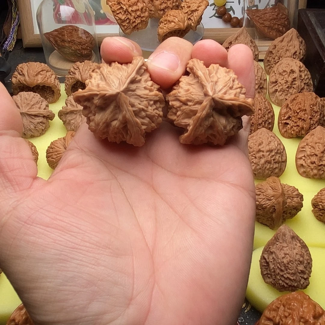 星***七文玩核桃把件盘山奔40