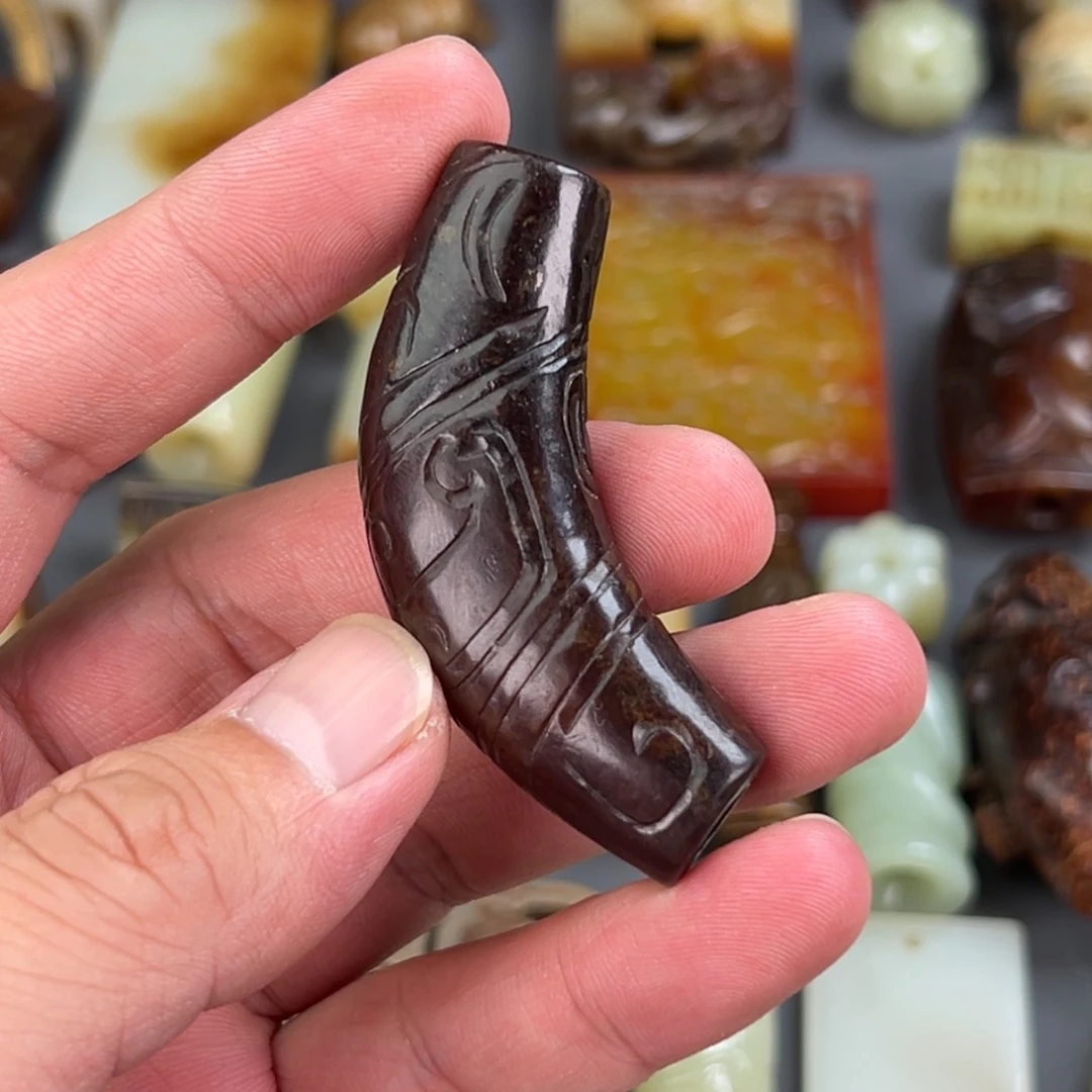 颈饰未镶嵌和田玉（糖玉）