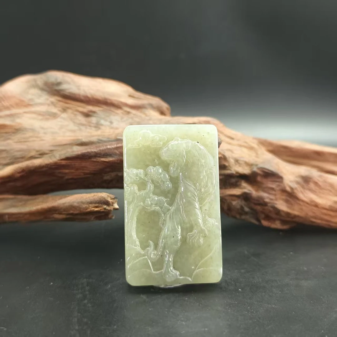 Q和田玉上山虎吊坠0108