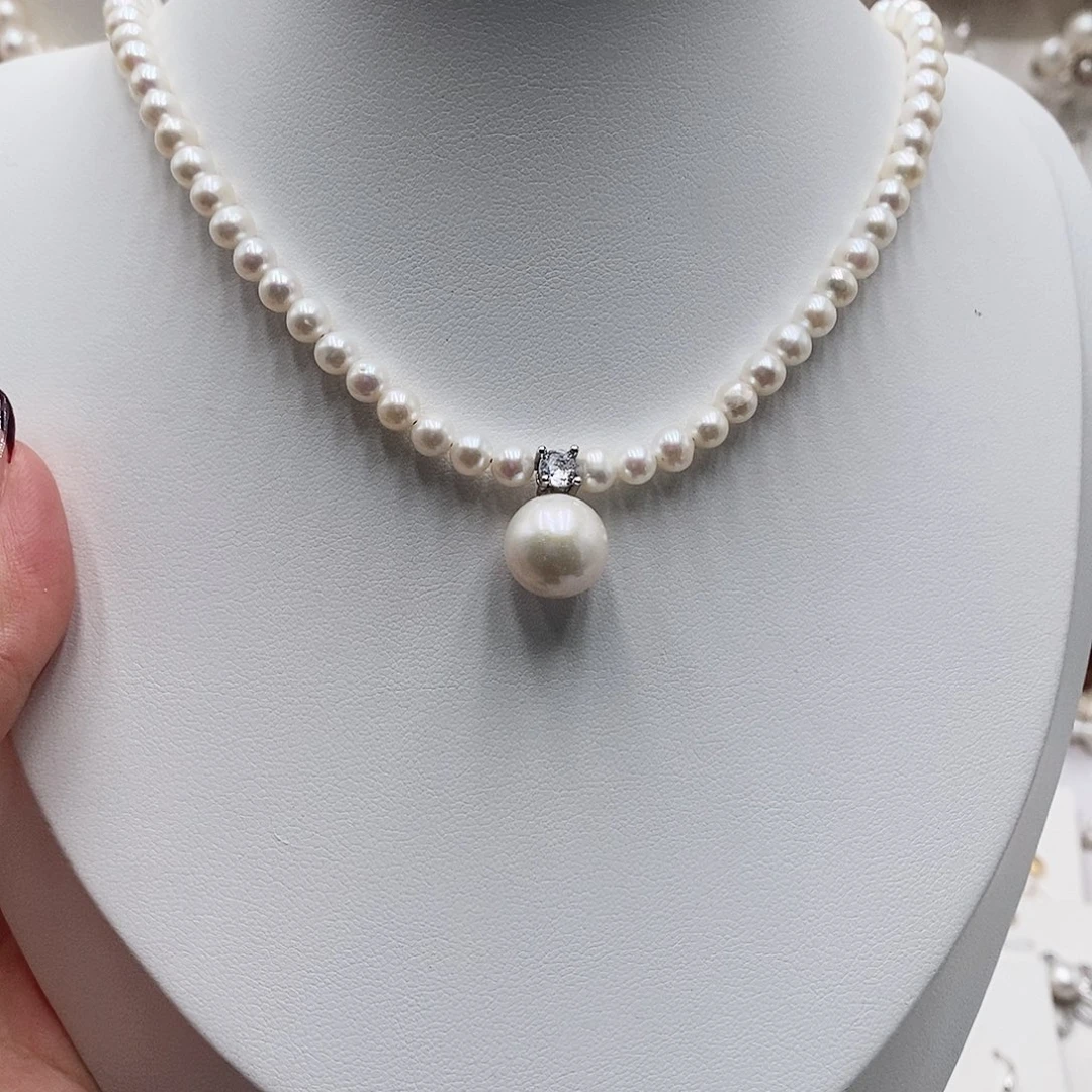 银S925镶嵌耳饰淡水珍珠