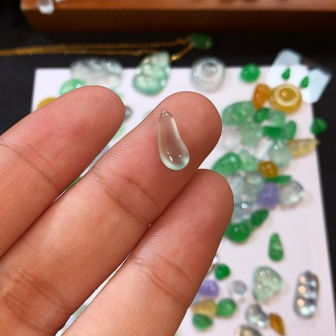 翡翠裸石木纳福瓜