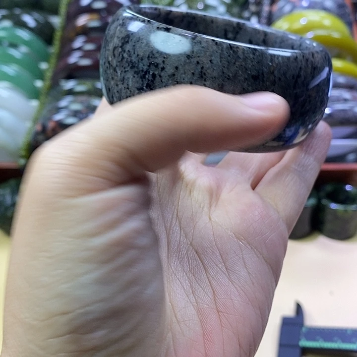 未镶嵌方钠石火灵芝11号