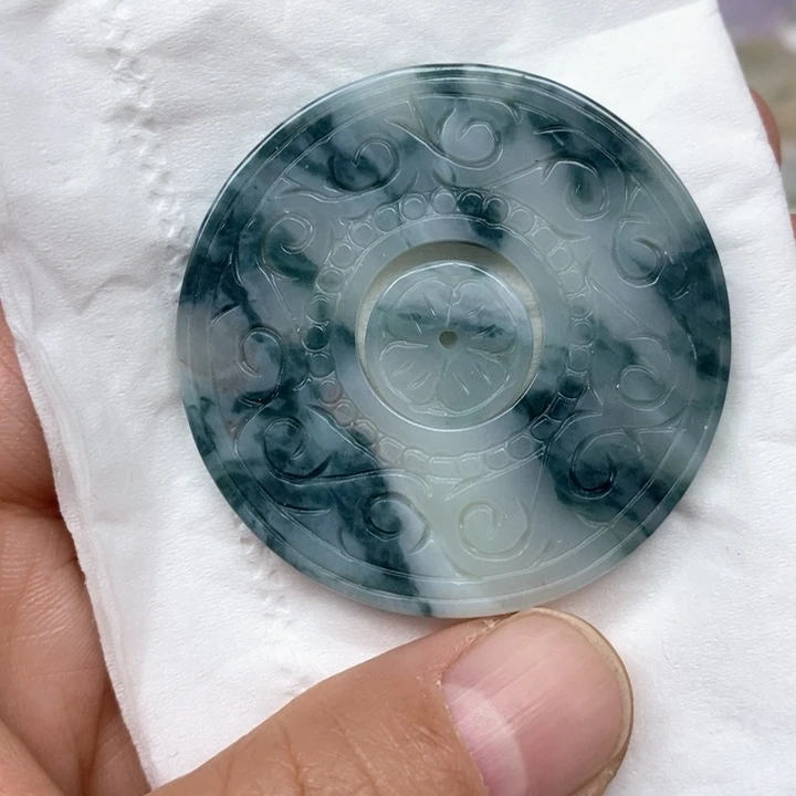 翡翠未镶嵌颈饰44