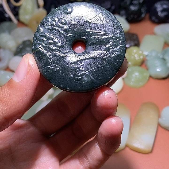 和田玉未镶嵌颈饰