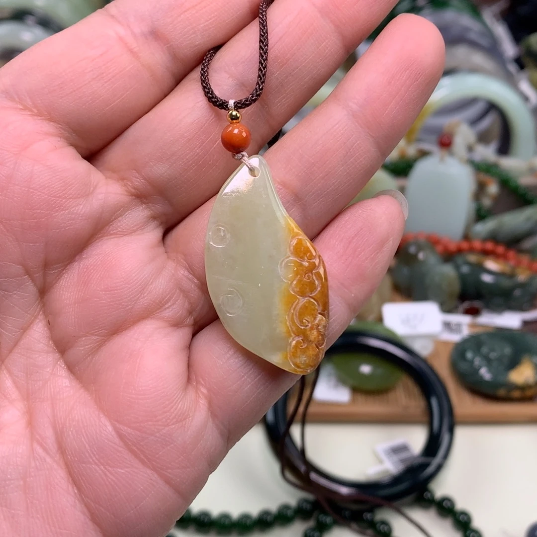 岫岩河磨玉（透闪石质玉）未镶嵌颈饰