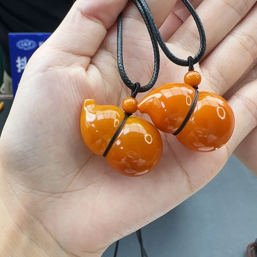 琥珀未镶嵌颈饰多样性发其一