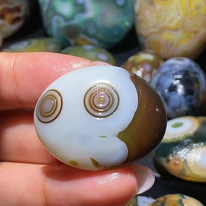 玛瑙/玉髓未镶嵌珠宝奇石44