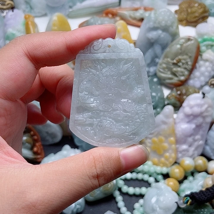 翡翠未镶嵌吊坠(不含链)1