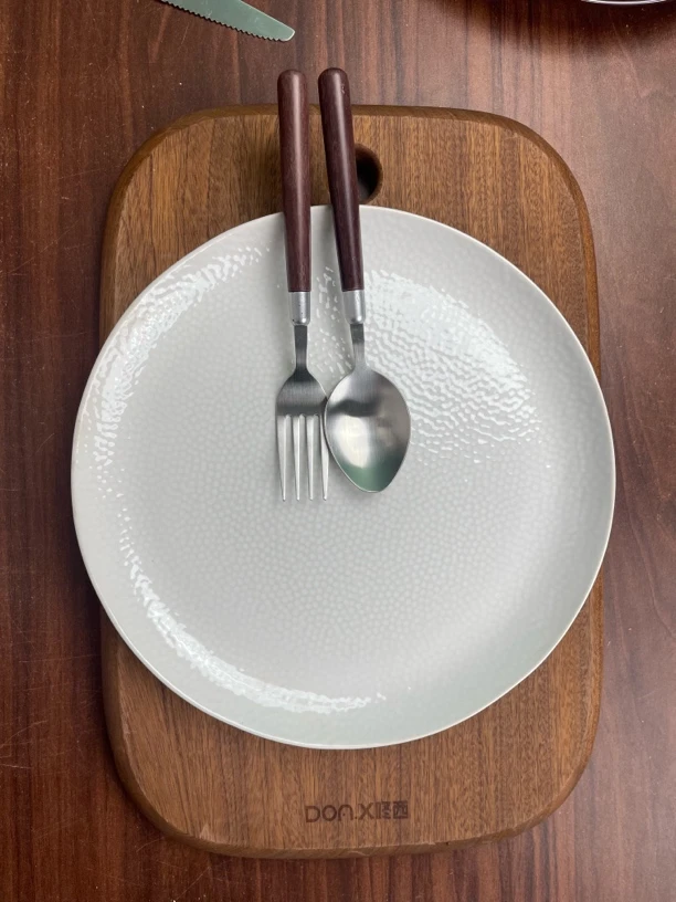 305奶白色波点家用简约菜盘