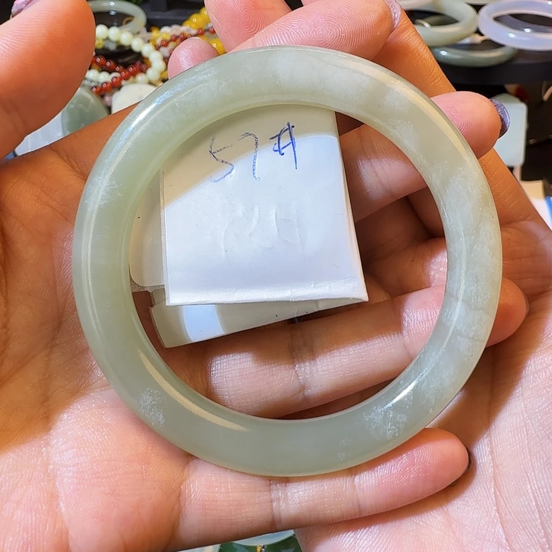 和田玉未镶嵌手镯清货有棉
