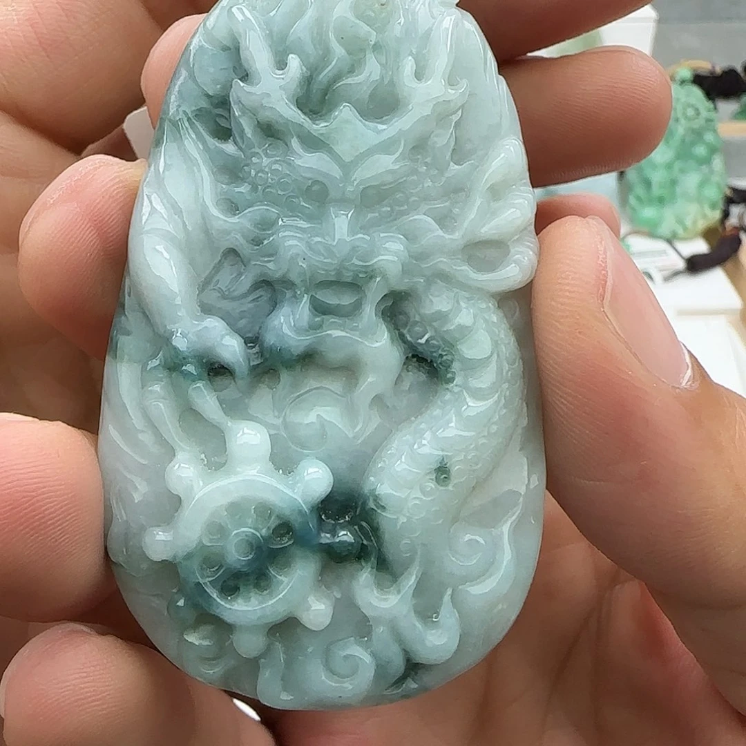 翡翠未镶嵌颈饰唯****坪翡翠