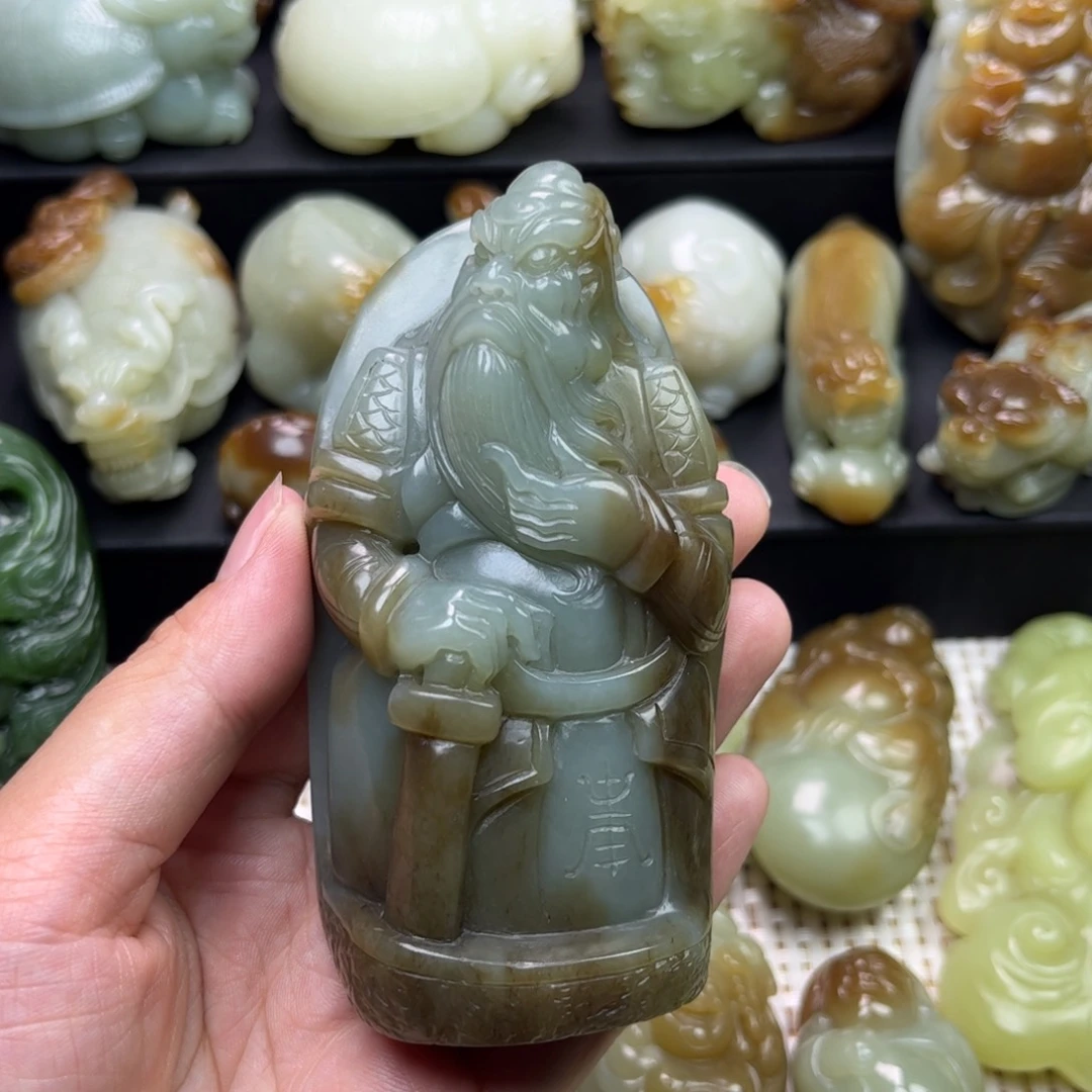 和田玉未镶嵌把件故**酒