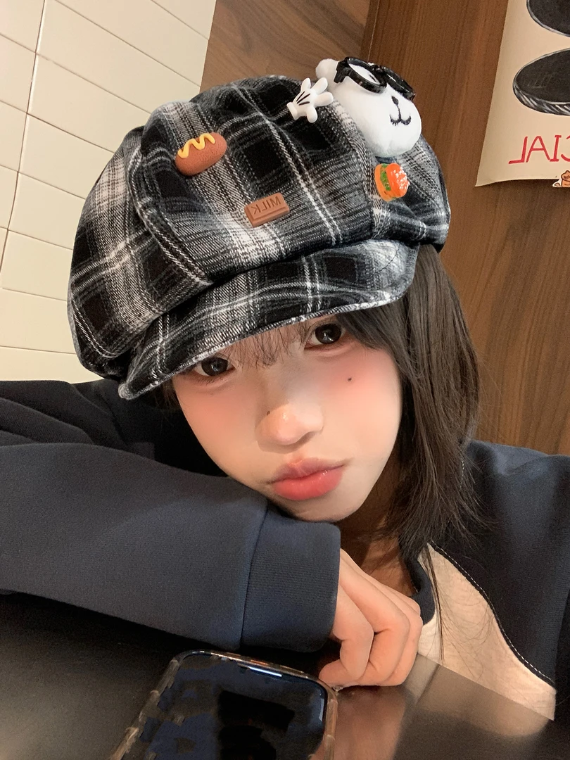 韩系小熊玩偶格子贝雷帽女春秋萌趣卡通可爱帽子y2k显脸小八角帽