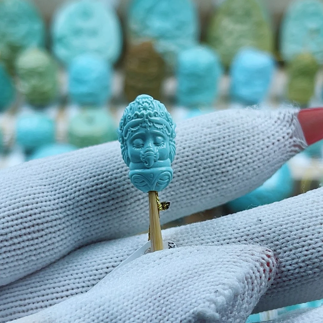 绿松石未镶嵌珠宝奇石