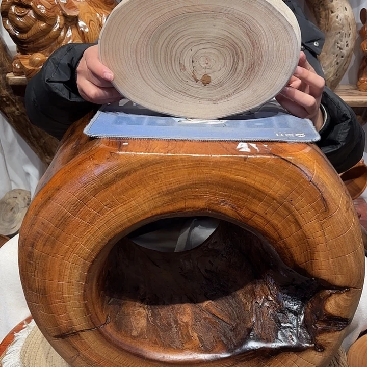 与***进香樟木香樟木根雕凳子一物一拍