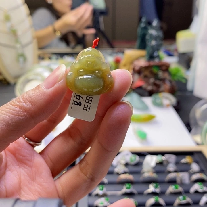 颈饰未镶嵌和田玉