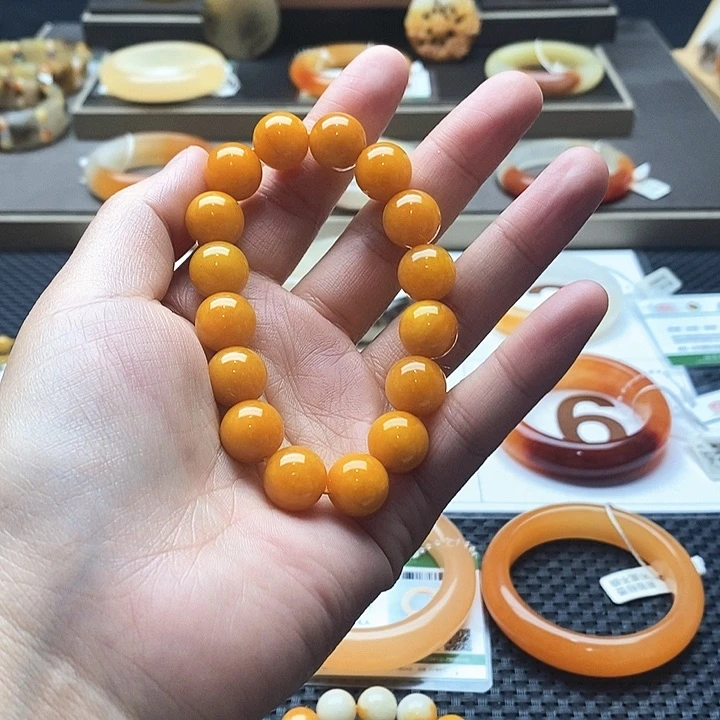 未镶嵌石英质玉（黄龙玉）手镯