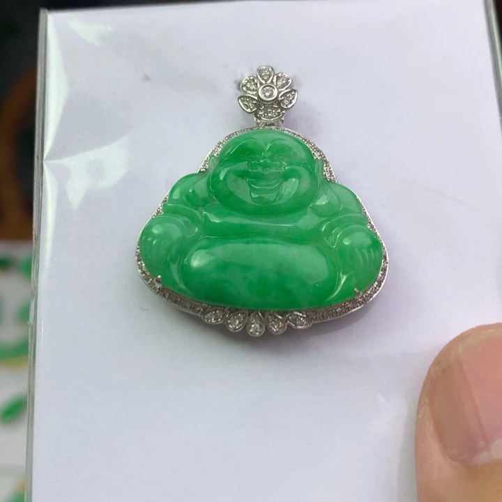 翡翠18K金镶嵌颈饰翡翠