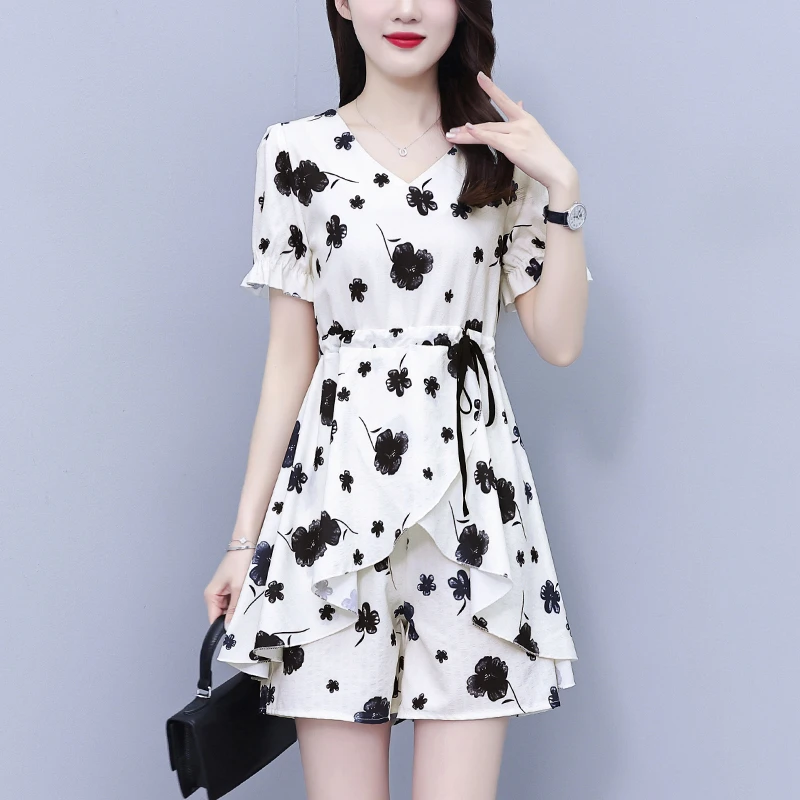 大码女装2025夏季V领时尚印花显瘦法式洋气上衣＋短裤两件套套装女