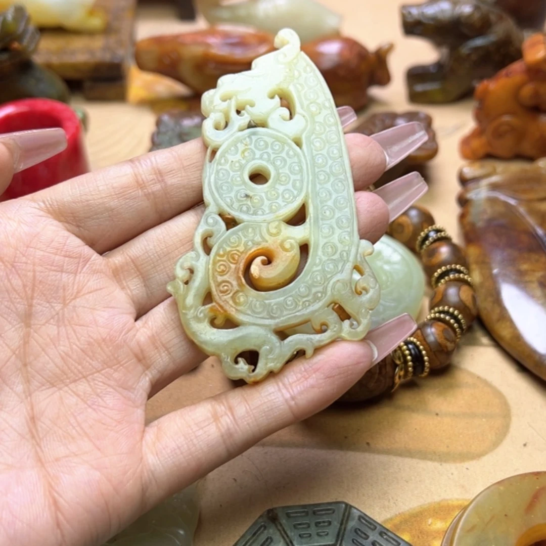 【闪购商品】蛇纹石玉颈饰未镶嵌