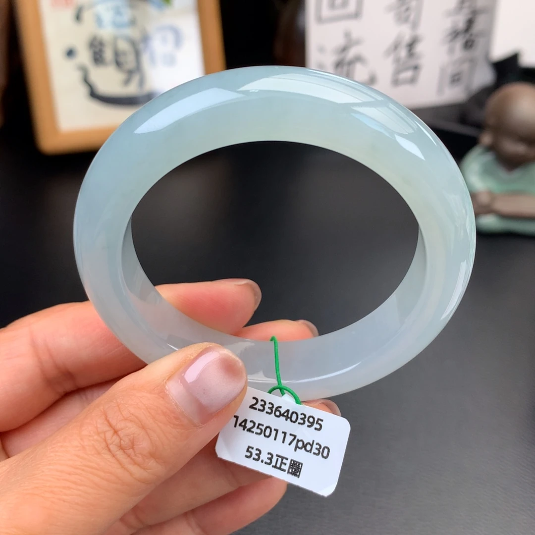 翡翠未镶嵌手镯冰胶晴蓝底无纹裂【强推】