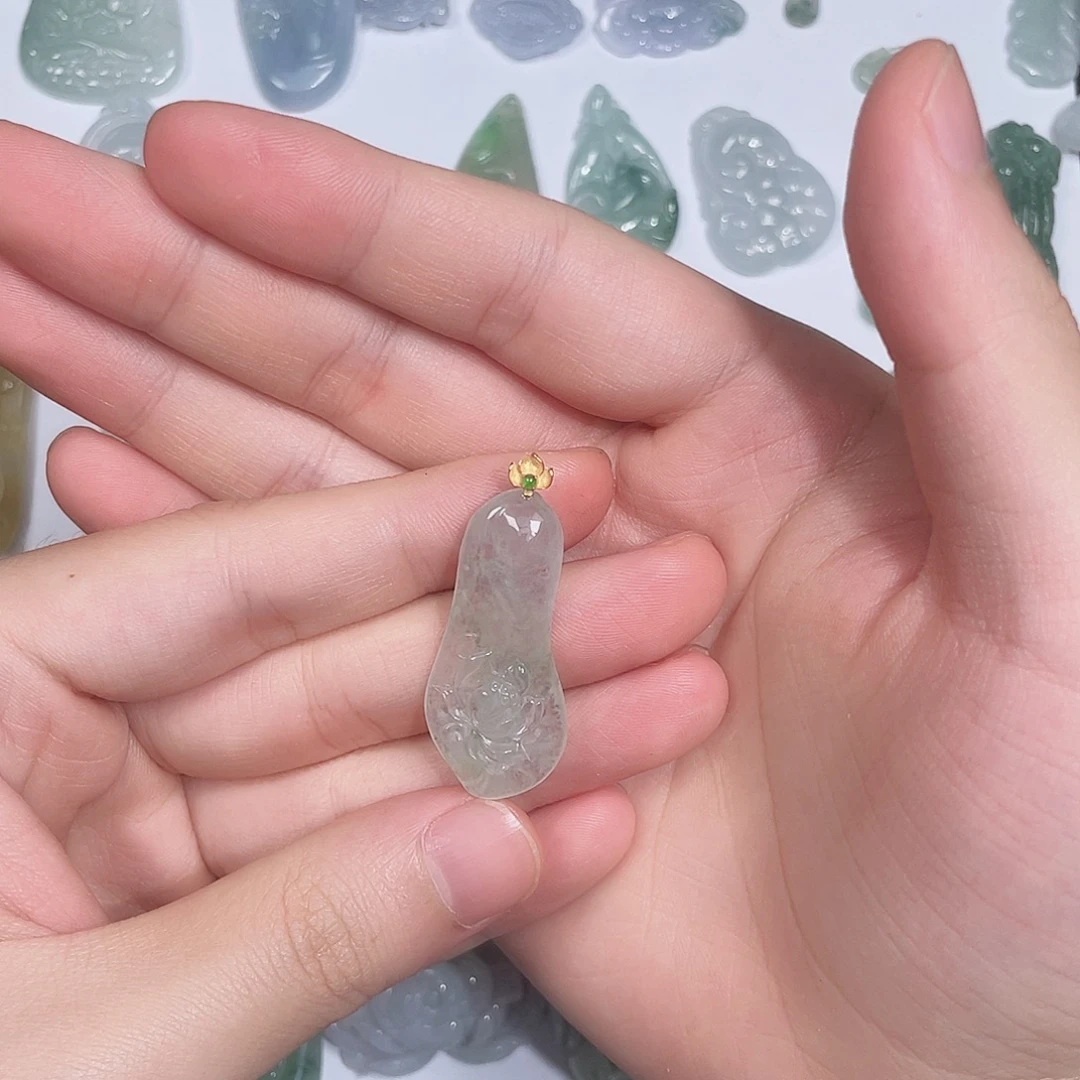 翡翠未镶嵌颈饰翡翠挂饰冰莲花