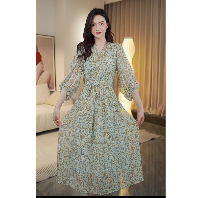 欧若风夏季新品碎花v领七分灯笼袖连衣裙收腰显瘦中长裙女