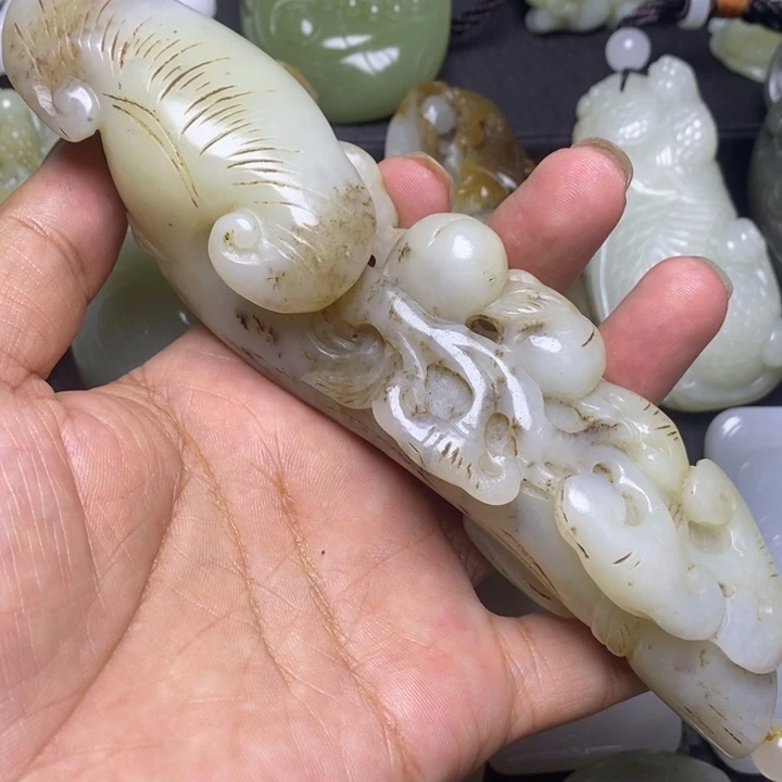 和田玉未镶嵌颈饰欣**荣