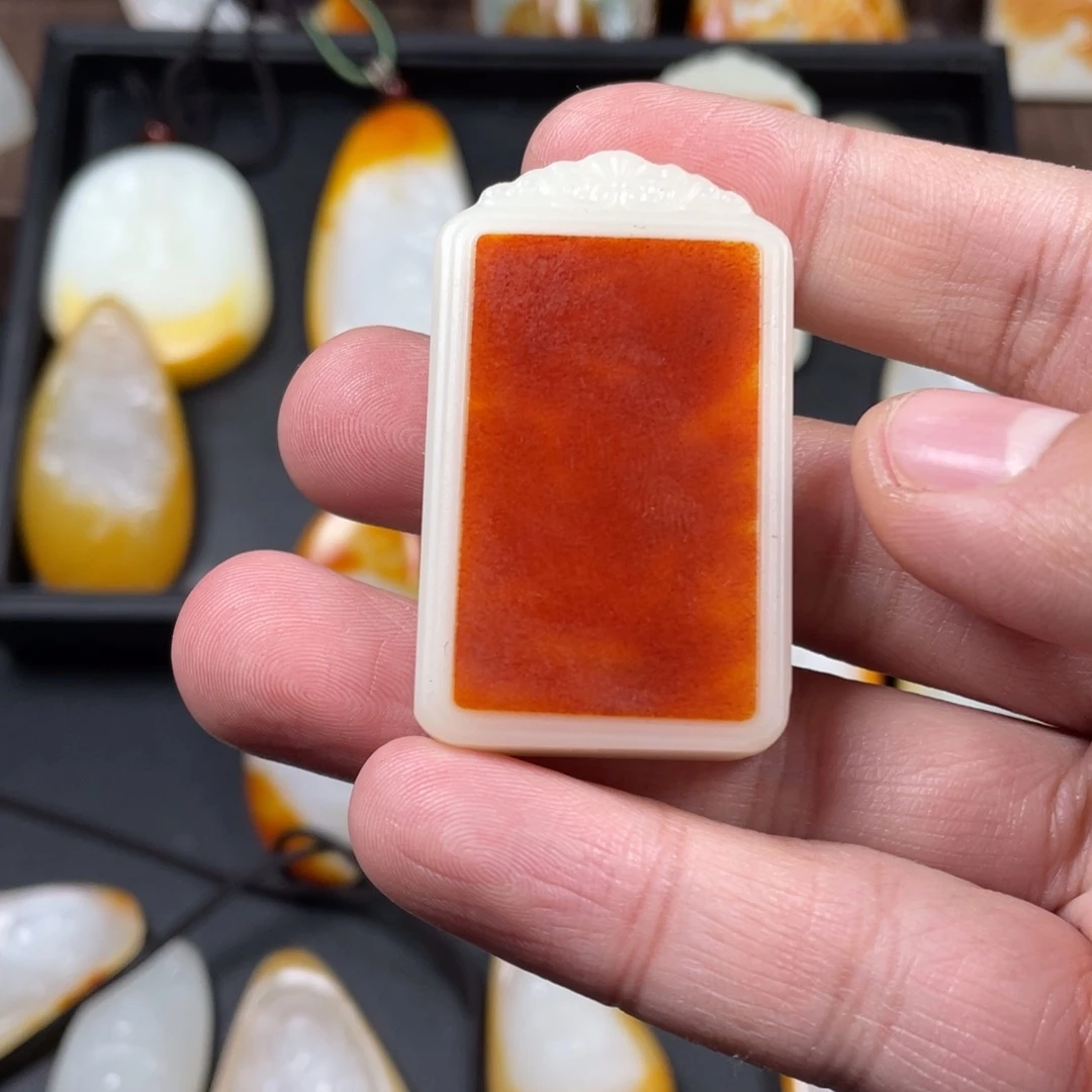 睡****玉新疆无事牌挂件