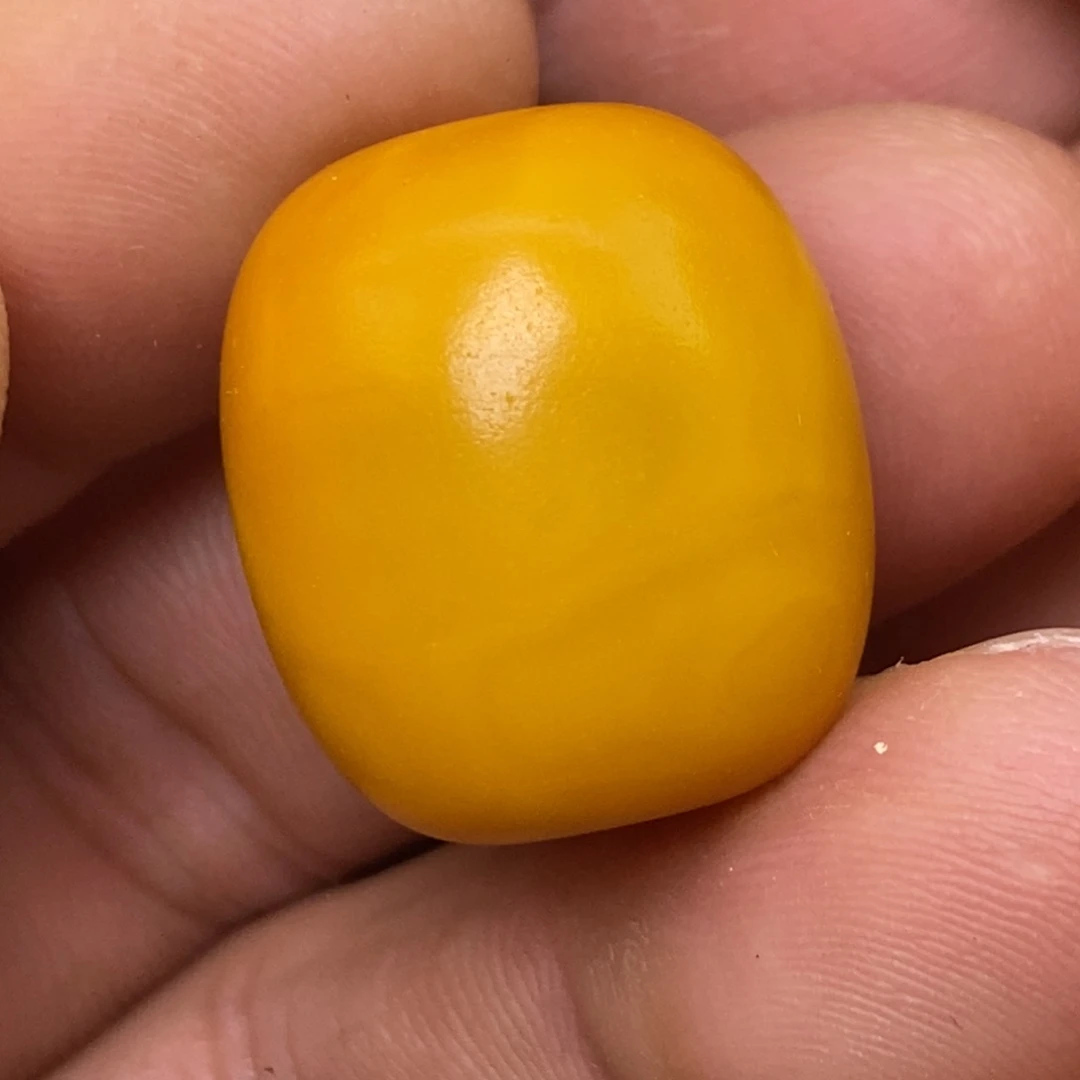 蜜蜡未镶嵌珠宝奇石