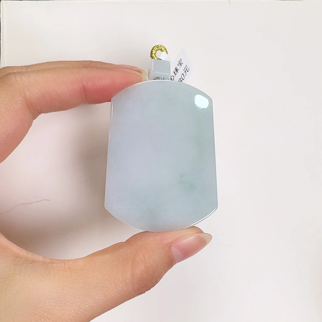 翡翠颈饰未镶嵌无事牌